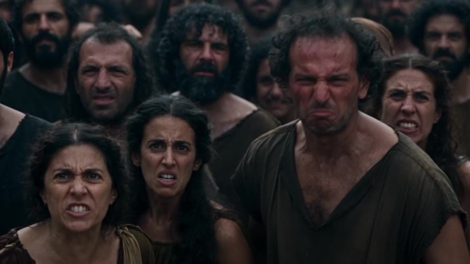 The courtyard crowd in the 480p draft